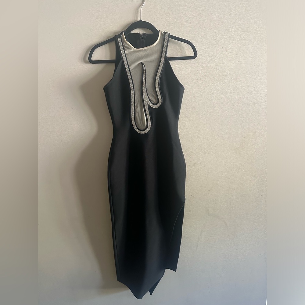 Black and Cream Sleeveless Cocktail Dress with Decorative Neckline
